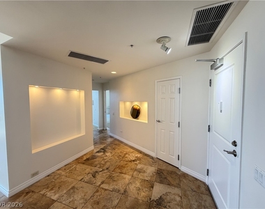 200 W Sahara Avenue - Photo Thumbnail 13