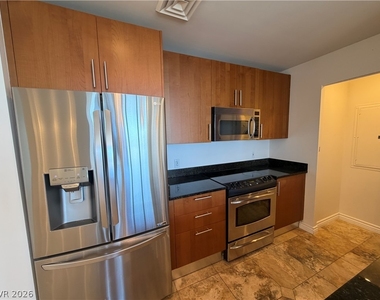 200 W Sahara Avenue - Photo Thumbnail 18