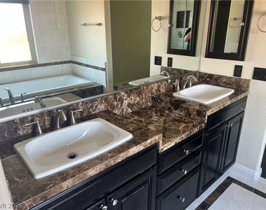 8225 Woodland Prairie Avenue - Photo Thumbnail 13