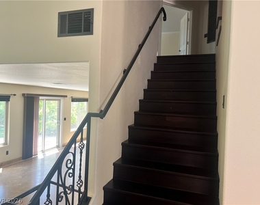 8225 Woodland Prairie Avenue - Photo Thumbnail 32