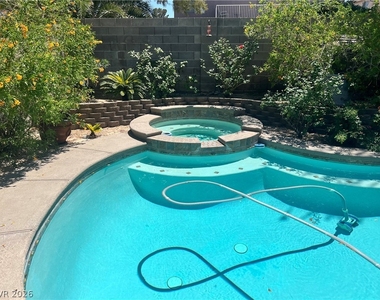 8225 Woodland Prairie Avenue - Photo Thumbnail 8