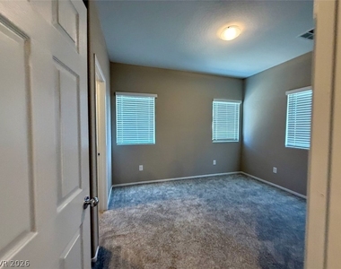 4536 Lafontaine Court - Photo Thumbnail 34