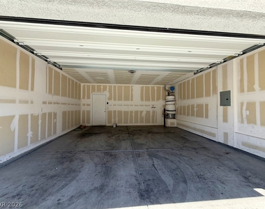 4536 Lafontaine Court - Photo Thumbnail 39