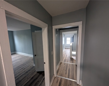 226 W Miller Street - Photo Thumbnail 9