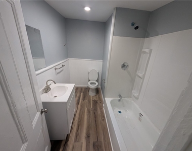 226 W Miller Street - Photo Thumbnail 2