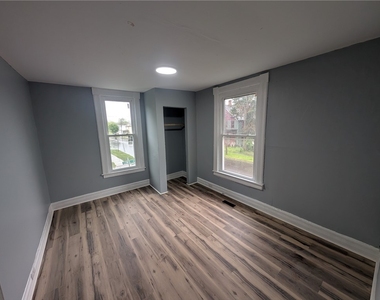 226 W Miller Street - Photo Thumbnail 8