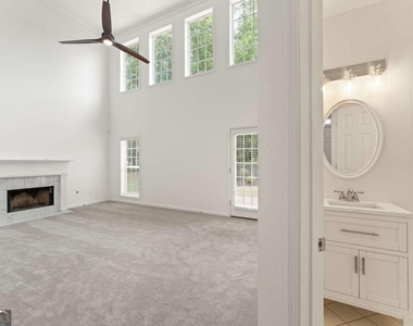 2137 Berryhill Circle Se - Photo Thumbnail 18