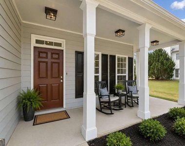 2137 Berryhill Circle Se - Photo Thumbnail 1