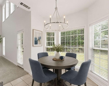 2137 Berryhill Circle Se - Photo Thumbnail 5