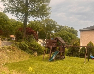77 Taylortown Rd - Photo Thumbnail 4
