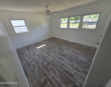 14 Wood Avenue - Photo Thumbnail 24