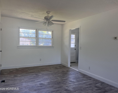 14 Wood Avenue - Photo Thumbnail 9