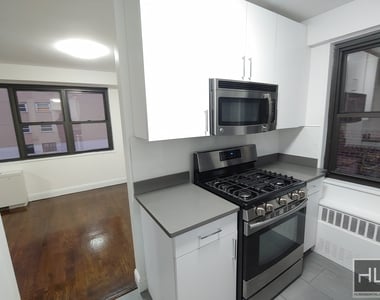E 16 St - Photo Thumbnail 5