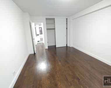 E 16 St - Photo Thumbnail 3