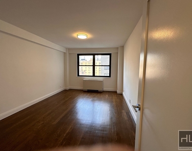 E 16 St - Photo Thumbnail 4