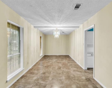 4908 Inverness Avenue - Photo Thumbnail 7