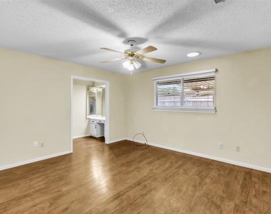 4908 Inverness Avenue - Photo Thumbnail 12