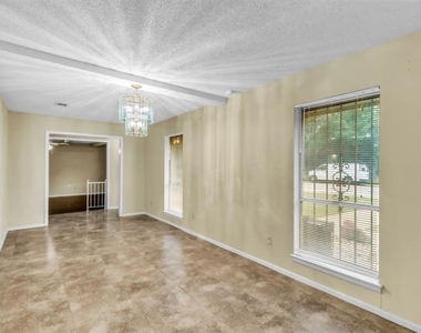 4908 Inverness Avenue - Photo Thumbnail 8