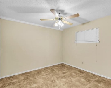 4908 Inverness Avenue - Photo Thumbnail 16