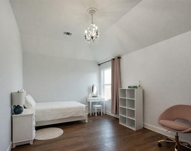 1515 Bentgrass Drive - Photo Thumbnail 30