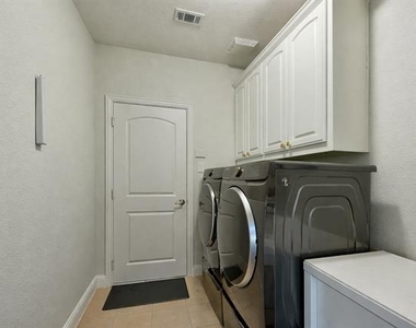 1515 Bentgrass Drive - Photo Thumbnail 14