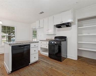 901 W Virginia Street - Photo Thumbnail 4