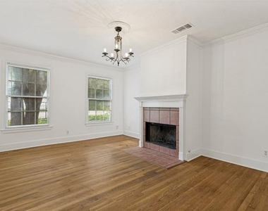 901 W Virginia Street - Photo Thumbnail 3