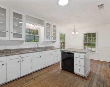 901 W Virginia Street - Photo Thumbnail 5