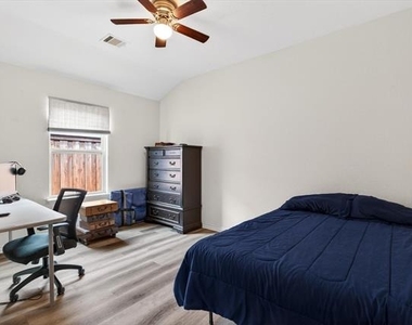 2129 Megan Creek Drive - Photo Thumbnail 7