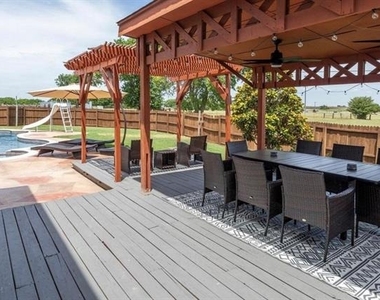 11604 Woodland Way - Photo Thumbnail 13