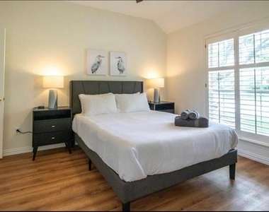 11604 Woodland Way - Photo Thumbnail 26