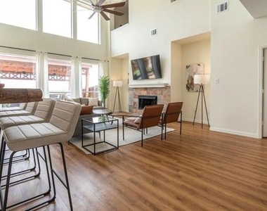 11604 Woodland Way - Photo Thumbnail 6