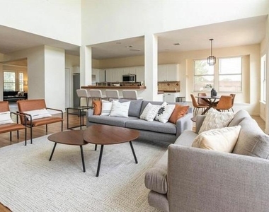 11604 Woodland Way - Photo Thumbnail 7