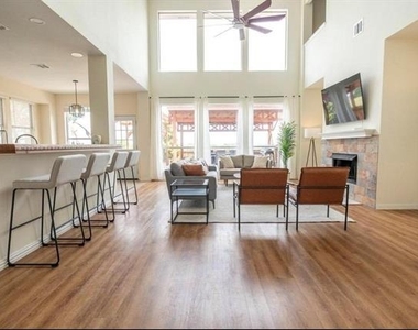 11604 Woodland Way - Photo Thumbnail 4