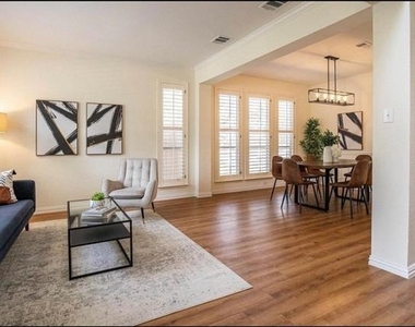 11604 Woodland Way - Photo Thumbnail 10