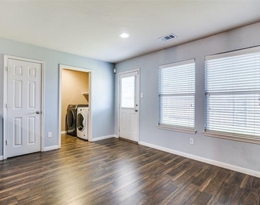 707 Windflower Drive - Photo Thumbnail 5