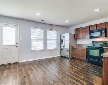 707 Windflower Drive - Photo Thumbnail 4