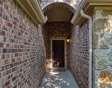 1904 Clark Street - Photo Thumbnail 22