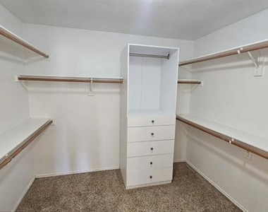 6416 Marvin Gardens - Photo Thumbnail 15