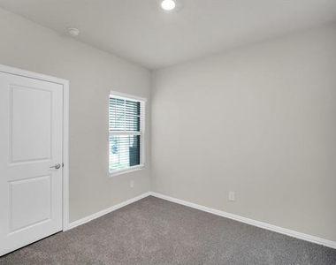 610 Hemingway Lane - Photo Thumbnail 13
