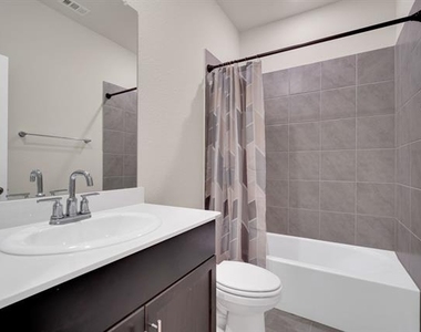 610 Hemingway Lane - Photo Thumbnail 14