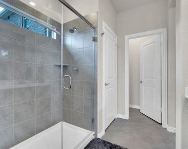 610 Hemingway Lane - Photo Thumbnail 8