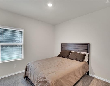 610 Hemingway Lane - Photo Thumbnail 12