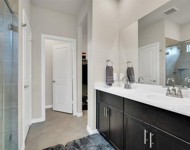 610 Hemingway Lane - Photo Thumbnail 9
