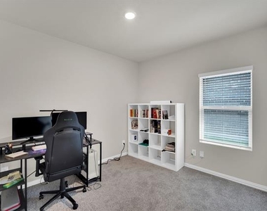 610 Hemingway Lane - Photo Thumbnail 11