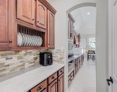 2045 Mason Drive - Photo Thumbnail 5