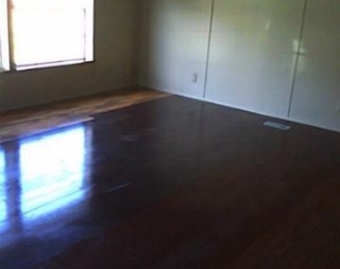 4507 Marshall Street - Photo Thumbnail 6