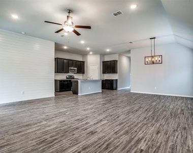 5825 Rostherne Drive - Photo Thumbnail 7
