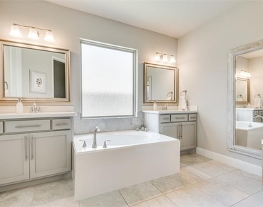 9759 Hickory Hill Road - Photo Thumbnail 17
