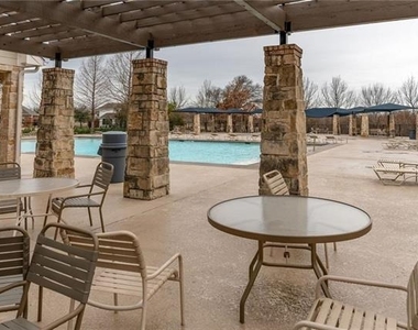 708 Creekside Drive - Photo Thumbnail 28